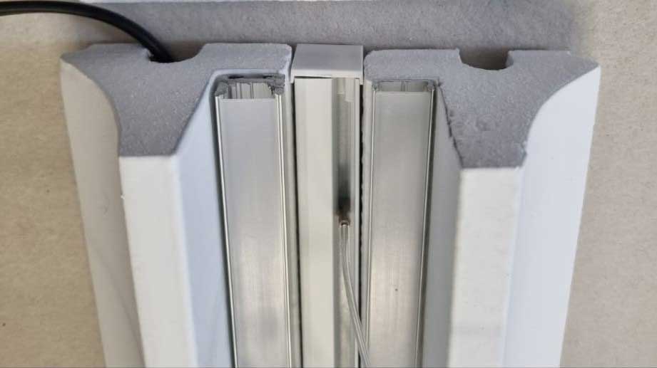 ELS94.2 Cornice doppia da soffitto per Sistema Appendi-Pannelli con LED